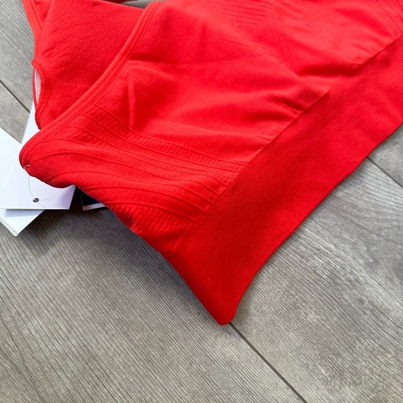 New Pro-Fit Woman’s XL Seamless Sports Bra Moisture Wicking Convertible Straps - Picture 14 of 15